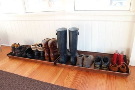 Boot Drying Rack, Winter Cleaning, Boot Tray, Frozen Pipes, Apartment Entryway, Boot Storage, Small Entryway, House Cleaning Tips, Home Maintenance