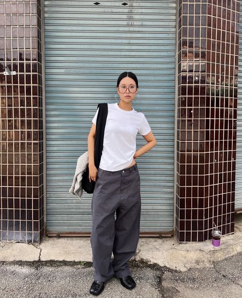 University Outfit, Maison Margiela Tabi, Margiela Tabi, Casual Summer Outfit, Japan Fashion, Streetwear Women, Women's Summer Fashion, Summer Outfits Women, Minimalist Outfit