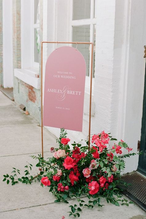 Arched wedding welcome sign by The Inviting Pear | Photo credit: Honey Gem Creative Floral Wedding Signage, Simple Welcome Sign, Pink Welcome Sign, Welcome Sign For Wedding, Pear Photo, Sign For Wedding, Bridal Expo, Pink Wedding Flowers, Wedding Welcome Sign