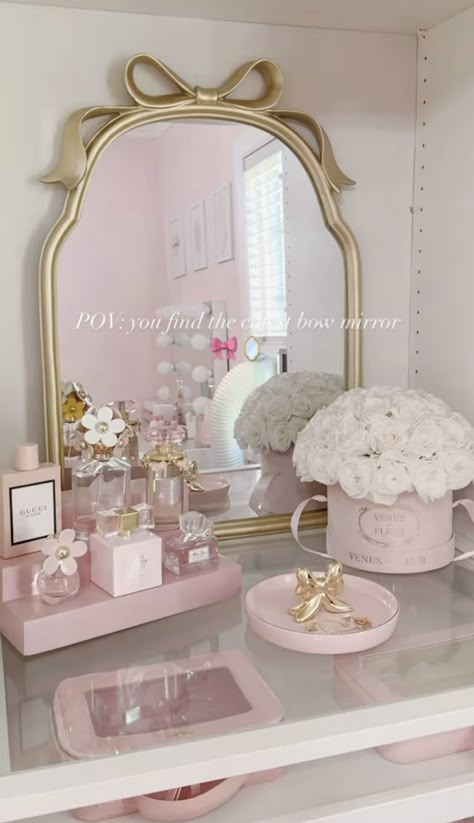 Closet Beauty Room, Get Ready Room, Girly House, Zimmer Diy, Vanity Inspo, Fancy Bedroom, Dream Vanity, Pink Vanity, Dream Bedroom Inspiration