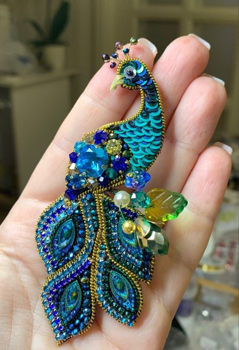 Beautiful beaded peacock, diy pearls crafts ideas Beaded Peacock, Peacock Crafts, Peacock Motif, Peacock Jewelry, Beautiful Beaded Jewelry, Bead Embroidery Tutorial, Brooch Diy, Handmade Embroidery Designs, Bead Embroidery Patterns