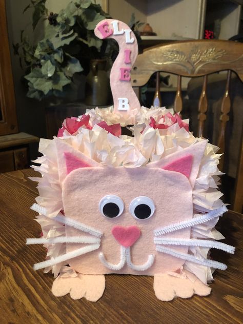 Cat Valentine Box Ideas, Kids Mailbox, Cat Boxes, Felt Kitty, Valentines Cat, Valentine Box Ideas, Girls Valentines Boxes, Diy Valentines Box, Valentine Boxes For School