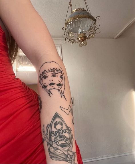 Tattoos Headache Tattoo Ideas, Self Identity Tattoos, Derealization Sketch Tattoo, Paranoid Tattoo, Small Tattoo Ideas Bpd, Disassociate Tattoo, Tattoo Ideas For Borderline Personality, Bipolarity Tattoo, Tattoo For Bpd People