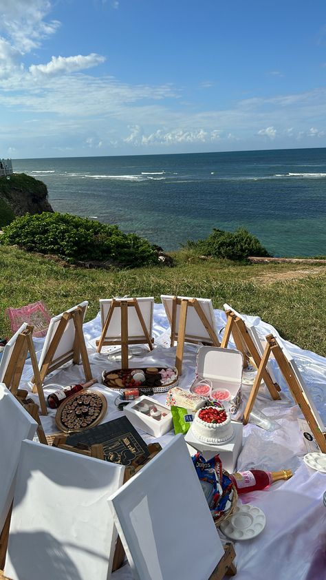 painting🫶🏼 Painting Picnic Aesthetic, Picnic By The Beach, Painting Picnic, Art Picnic, Birthday Picnic, Picnic Theme, Sip N Paint, Pic Nic, Beach Birthday