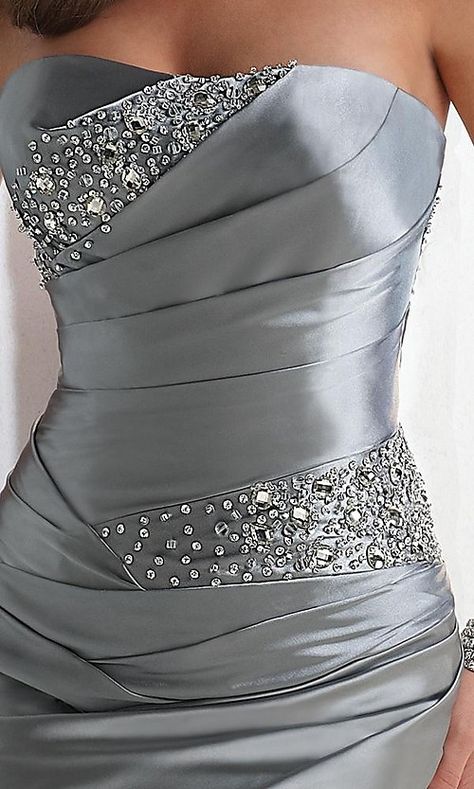 Silvery glam! فستان سهرة, Pleated Bodice, Prom Girl, Pretty Dress, Gorgeous Gowns, Prom Gown, Beautiful Gowns, Fancy Dresses, Gorgeous Dresses