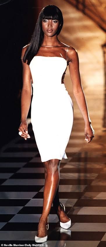 https://encrypted-tbn0.gstatic.com/images?q=tbn:ANd9GcSlH8rDy3fmxzUwUh0coIWqeeZEe-C8o-z0_A&usqp=CAU Naomi Campbell Young, Modelling Career, Original Supermodels, Black Entertainment, 90s Supermodels, Black Queens, 90s Models, Model Inspo, Model Aesthetic