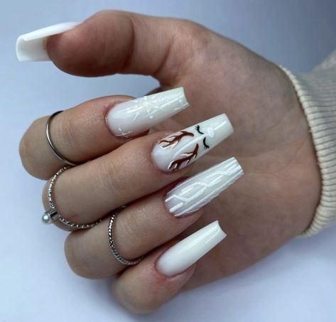 White Reindeer Nails, Christmas Nails With Sweater Nail, Sweater French Nails, Nails With Sweater Design, Christmas Nails Winter White, Sweater Nails Short, Christmas Acrylic Nail Ideas, White Sweater Nails, Christmas Nails Sweater