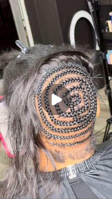 BOOKING LINK BELOW ⬇️ DO NOT DM! on Instagram: "Here’s a more detailed video of how to hide the track the 619 way 😂 when doing no leave out. 💗💗 
.
.
#stitchbraids #stitchbraidsatlanta #baltimorestitchbraids #dmvstitchbraids #stitchbraider #stitchedponytail #ponytail #braidedponytail #braids #baltimorebraider #baltimorehairstylist #baltimorebraids #dmvbraider #dmvbraids #explore #dmvhairstylist #bohemianknotlessbraids #knotlessbraids #baltimoreknotlessbraids #dmvknotlessbraids #menbraids #menstitchbraids #mensbraider #baltimoremenbraids #viral #explorepage #baltimoremua #dmvmua #atlantahairstylist #atlantabraids" Sew In No Leave Out No Closure, Sew In Hairstyles With Leave Out, Sew In Braid Pattern, Versatile Sew In, Sew In Braids, Covering Grey Roots, Sew In Hairstyles, Braid Patterns, Stitch Braids