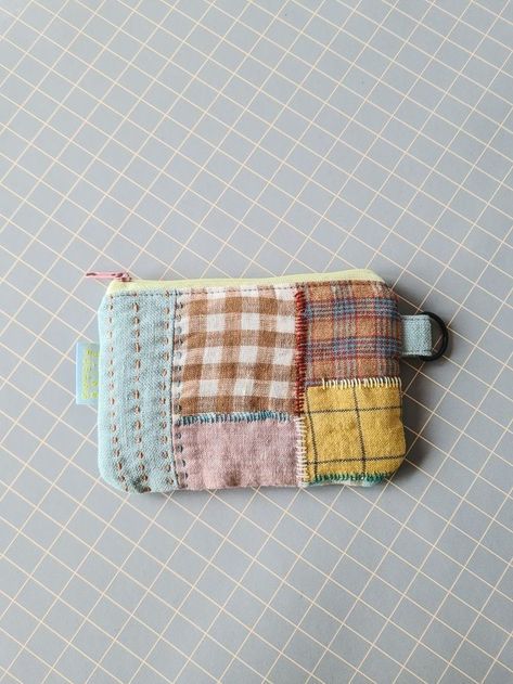 Earphone Pouch, Upcycled Purse, Diy Sy, Patchwork Bags, Purse Pouch, Fiber Arts, Cute Crafts, Pure Linen, Crafts To Do