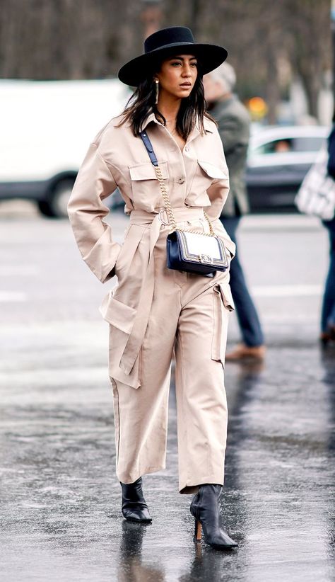 Utility Jumpsuit Trend Street Style - Chanel Bag Fashion Me Now, Look Zara, Boho Mode, Utility Jumpsuit, Giovanna Battaglia, Anna Dello Russo, Beige Outfit, Bag Chanel, Moda Chic