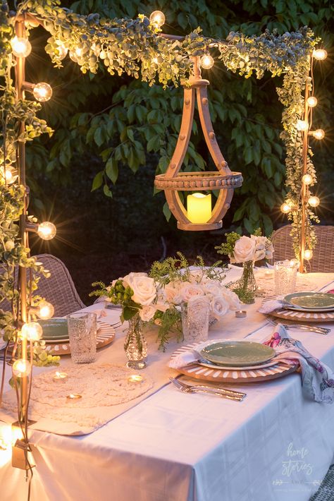 Outdoor Dinner Table, Outdoor Table Decor, Summer Table Settings, Bohemian Table, Spring Table Decor, Dining Inspiration, Outdoor Chandelier, Tablescape Ideas, Summer Table