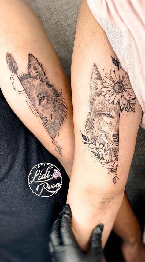 His And Her Wolf Tattoos Couple Tat, Couples Wolf Tattoos, Mutterschaft Tattoos, Him And Her Tattoos, Partner Tattoos, Cute Couple Tattoos, Couple Matching Tattoo, Pink Snowflake, Couple Tattoos Unique