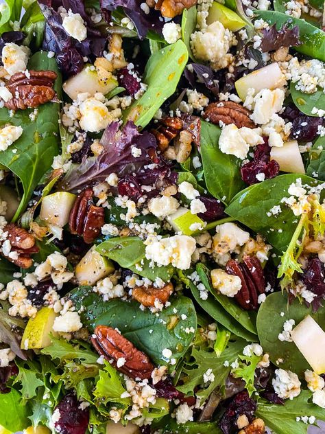 Candied Pecan and Cranberry Pear Salad - Whiskful Cooking Candied Pecans For Salad, Candied Pecan, Cranberry Pear, Spring Mix Salad, Balsamic Vinaigrette Dressing, Pecan Salad, Cranberry Salad, Savory Salads, Pear Salad