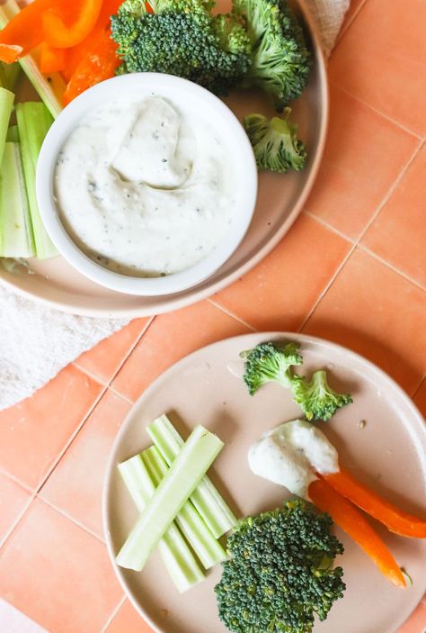 Make this creamy cottage cheese ranch dip for a high-protein, nourishing twist on classic ranch! Perfect for salads, wraps, and as a veggie dip. Protein Ranch Dip, High Protein Dip For Veggies, High Protein Veggie Dip, Cottage Cheese Ranch Dip, Cottage Cheese Ranch Dressing, Cheese Ranch Dip, Cottage Cheese Ranch, Protein Cottage Cheese, Greek Yogurt Ranch