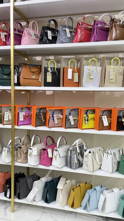 Bags Store Interior Design, Bag Store Design, Gandhi Pic, Store Shelves Design, Handbag Display, Bag Closet, Retail Store Interior Design, Dream Closet Design, Store Design Boutique