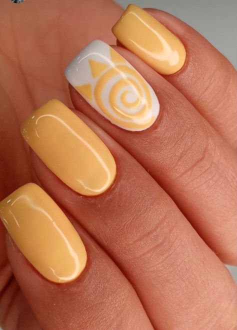 Nails With Sunshine Design, Yellow Summer Nail Designs, Short Green And Yellow Nails, Summer Fresh Nails, Sunshine Nails Summer, Sunshine Fingernails, Cute Short Beach Nails, Sunshine Yellow Nails, Yellow Summer Nails Short