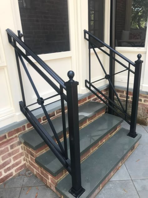 Garden Handrails, Step Railing Outdoor, Aluminum Porch Railing, Wrought Iron Railing Exterior, Outdoor Railings, Iron Railings Outdoor, Exterior Stair Railing, Exterior Railings, Exterior Handrail