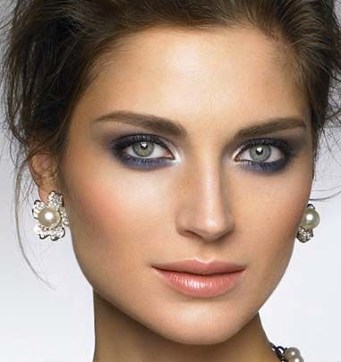 Trucco Smokey Eye, Office Makeup, Hazel Eye Makeup, Dramatic Makeup, Beauty Make-up, Smokey Eyes, Eye Makeup Tips, Hazel Eyes, Blue Eye Makeup