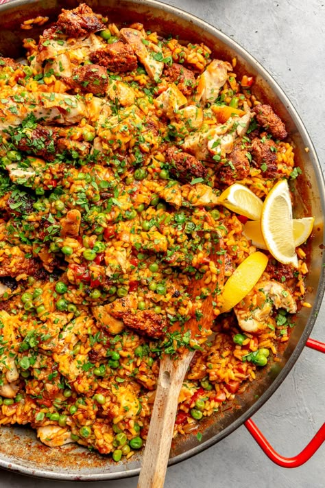 Chicken Paella Recipe Easy, Chicken And Chorizo Paella Recipe, Chorizo Paella Recipe, Chicken And Chorizo Paella, Chorizo Recipes Dinner, Spanish Paella Recipe, Chorizo Paella, Easy Paella, Chicken Paella