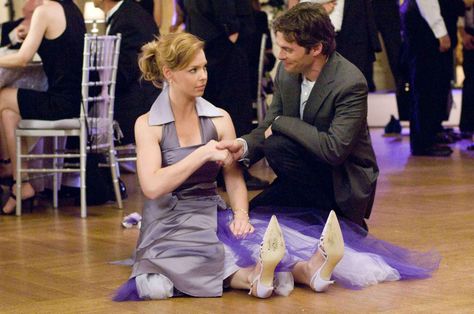 Best Rom Coms, Best Romantic Comedies, 27 Dresses, Romantic Comedy Movies, Best Mysteries, Chick Flicks, Hbo Max, Love Actually, Movie Couples