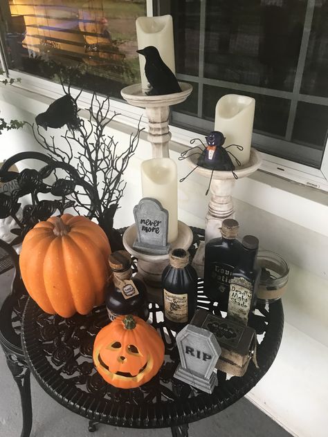 Diy Potion Bottles, Halloween Exterior, Potion Bottles Halloween, Witch Potions, Witch Potion, Halloween Potions, Potion Bottles, Decor 2024, Table Diy