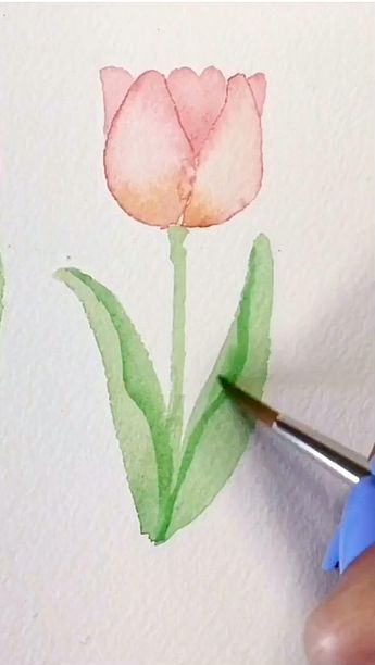 Tulips Drawing With Color, Art Using Watercolor, Painting Ideas Watercolor Flowers, Watercolor Flower Drawings, Flower Art Painting Watercolour, How To Paint Tulips In Watercolor, How To Water Paint Flowers, Flower Water Coloring, Watercolor Crocus Flowers