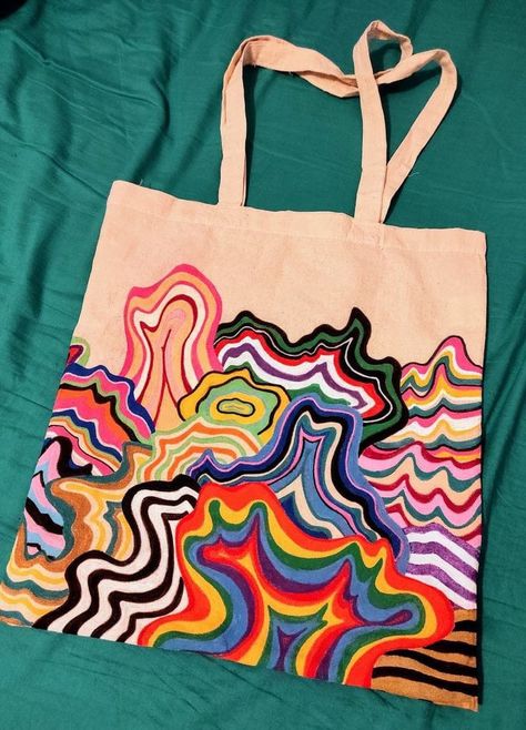 Draw In Clothes Diy, Painting Totes Ideas, Diy Totebag Paint, Painted Designer Bags, Painted Clothes Aesthetic, T Shirt Drawing Ideas Fabric Markers, Tote Bags Ideas Design, Cute Diy Tote Bag Designs, Things To Paint On Tote Bags