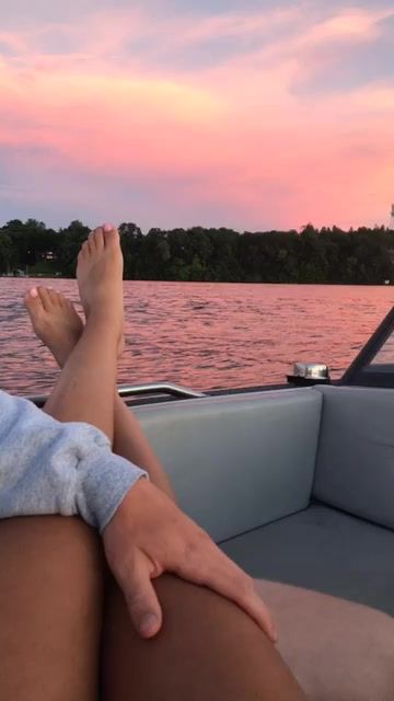 Boat Pics, Cute Date Ideas, With Boyfriend, Cute Relationship Photos, Goals Pictures, Lake Pictures, Couple Relationship, Boyfriend Goals, Relationship Goals Pictures