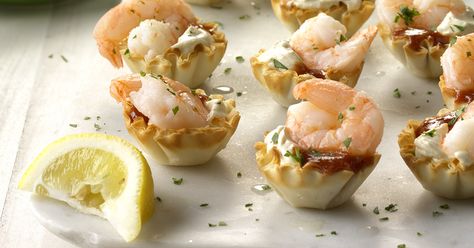 Shrimp Tartlets Shrimp Appetizers Easy, Progressive Dinner Party, Cold Shrimp, Shrimp Appetizer Recipes, Shrimp Appetizer, Sauce Cocktail, Tartlets Recipe, Progressive Dinner, Shrimp Appetizers