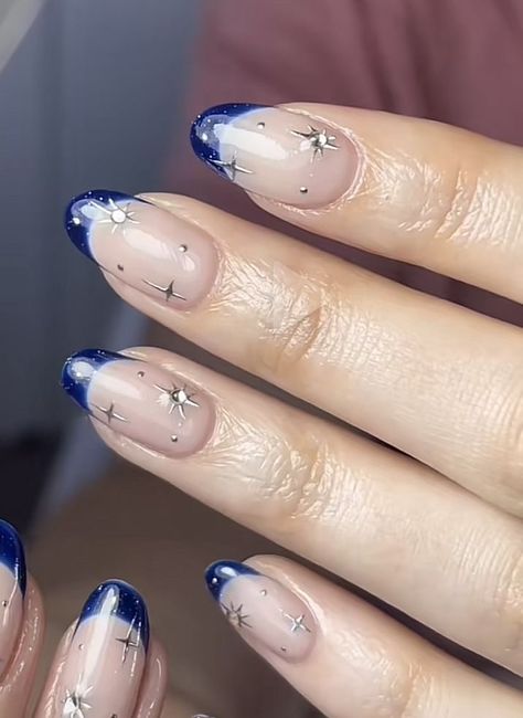 Midnight Blue Nails Design, Astronomy Nails, Billie Nails, Formal Nails, Summery Nails, Her Nails, Casual Nails, Festival Nails, Silver Nails