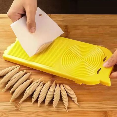 Lohas Multifunctional Spaghetti Macaroni Maker Pasta Maker Noodle Machine DIY Macaroni Making Planchette Mold Kitchen Gadgets Noodle Machine, Gadgets Kitchen Cooking, Pasta Maker, Cooking Tools, Abs Material, Kitchen Gadgets, Macaroni, Noodles, Spaghetti