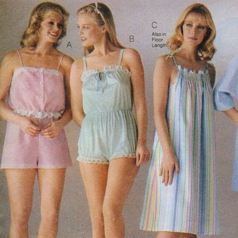 cynthia ♡ on Instagram: “80s Sleepwear 🕰🧸🌙 <#vintage #classic #catalog #vintagecatalog #fashioncatalogue #80s #the80s #1980s #eighties #theeighties #fashion #style…” 80s Sleepwear, 1980s Outfits, Retro Inspired Outfits, Stranger Things Outfit, 80s Girl, Girls Pjs, Vintage Pajamas, 80s Outfit, 90s Fashion Outfits