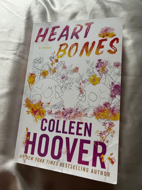 Heart Bones, Bday Wishlist, Fav Books, New Times, Types Of Girls, To Be Read, Books Aesthetic, Colleen Hoover, Best Books To Read