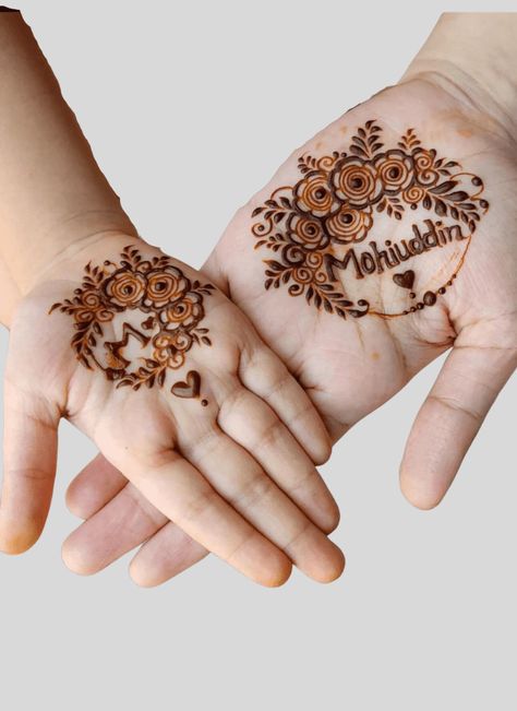 Mehendi With Name Design, Nikkah Mehndi Designs With Name, Mehendi Name Design, Mehendi Designs With Names, Name Mehndi Designs For Hands, Name Henna Design, Name In Mehndi Design, Banch Mehndi Design, Normal Mehendi Design