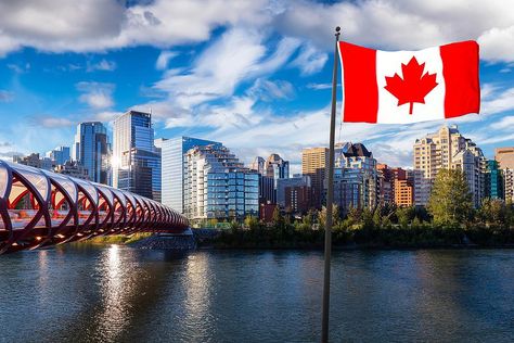 Moving to Canada: ​6 Best Places in Canada to Relocate Your Family To & Tips for a Smooth Transition #30secondmom Places To Visit In Canada, Places In Canada, Move To Canada, University Of Ottawa, Moving To Canada, Places To Live, Cycling Route, Best Places To Live, Coastal Towns