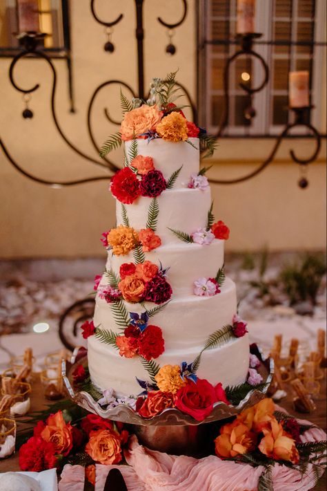 Winter Wedding Cake Ideas, Rancho Wedding, Mexican Style Wedding, Mexican Wedding Decorations, Talavera Wedding, Hispanic Wedding, Charro Wedding, Vintage Mexican Wedding, Mexican Theme Wedding