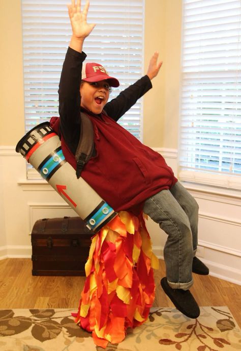 Homemade Halloween costume - Jet pack illusion. Was actually pretty easy and inexpensive to make! And it won some awards ;) Cereal Killer Halloween Costume, Donut Costume, Diy Costumes Kids Boys, Jet Packs, Bored Ideas, Halloween Costume For Kids, Pirate Costume Diy, Mom Costumes, Lego Costume