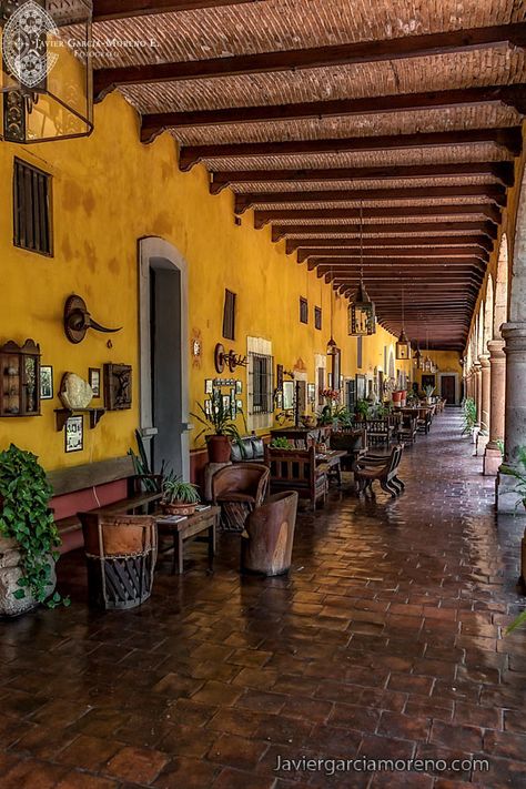 Mexican Ranch, Style Hacienda, Mexican Style Homes, House Reference, Spanish Courtyard, Spanish Village, Mexican Architecture, Hacienda Homes, Mexican Hacienda