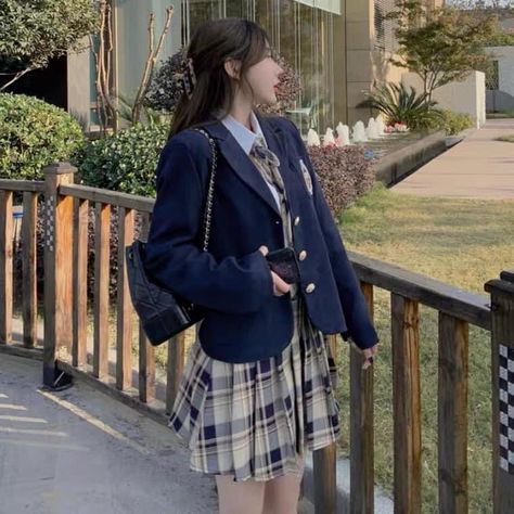 Bagpack Outfit Style, Dark Blue Uniform, Korean Uniform School, Blonde And Brunette Best Friends, School Uniform Fashion, School Uniform Outfits, Set Outfits, Teen Fiction, Uniform Fashion