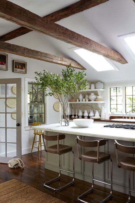 Kitchen - Country House in Washington, Connecticut designed by Philip Gorrivan Design. #interiordesign #homedecor #kitchen Classic Kitchen, Coron, Stylish Kitchen, The Ceiling, Wood Beams, Counter Tops, Vaulted Ceiling, Beautiful Kitchens, Elle Decor