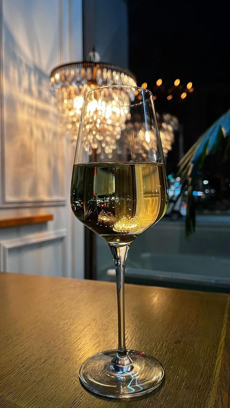 Me As A Drink, Alcoholic Drinks Photography, Drink Photo Instagram, Drink Story, Wine At Night, Drinking Aesthetic, Dinner With Wine, Night Out Drinks, Aesthetic Drink