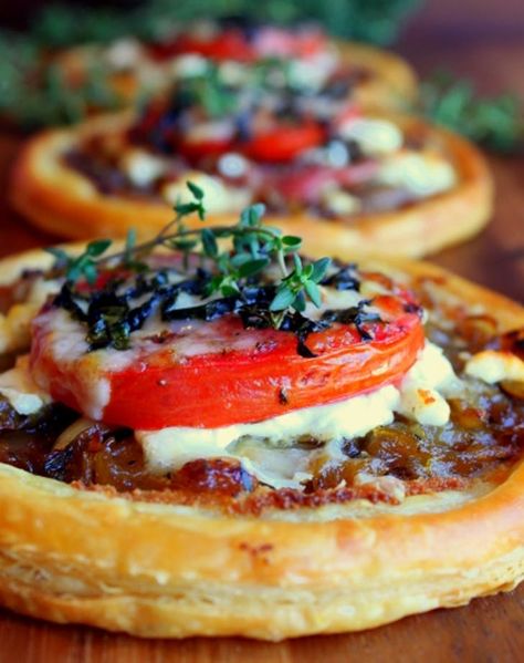 South African Starters Recipes, Bougie Party Food, Snacks For Winery Trip, First Course Ideas, Buffet Recipes, Tomato Goat Cheese, Best Ina Garten Recipes, Ina Garden, Tasty Appetizers