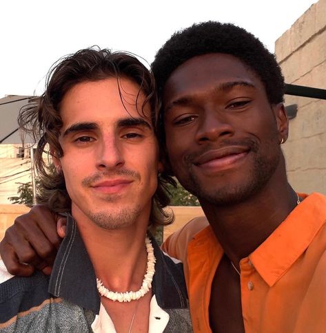 Interracial Gay Couple, Queer Photography, Lgbt Culture, Interacial Couples, Cute Romance, Black Men Fashion Swag, Gay Aesthetic, Pantomime, Men Kissing