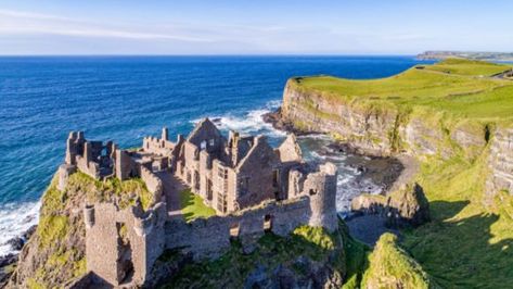 Cliff Castle, Dunluce Castle, Castle Ireland, Stay In A Castle, Medieval Castles, Irish Castles, Castles In Ireland, Visit Ireland, Londonderry