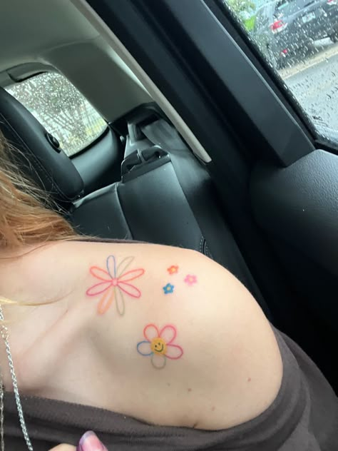 Rainbow Flower Tattoo, Hippie Flower Tattoos, Tatuaje Studio Ghibli, 27 Tattoo, Small Colorful Tattoos, Minimal Tattoo Ideas, Colour Tattoo For Women, Stick Tattoo, Henna Inspired Tattoos