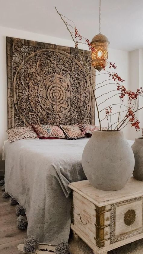 Maroko Style Interiors, Marroco Style Decor, Bali Inspired Bedroom, Bali Bedroom Inspiration, Bedroom Decor Moroccan Style, Bohemian Bedroom Decor Moroccan Style, Moroccan Bedroom Ideas, Moroccan Decor Bedroom, Moroccan Inspired Bedroom