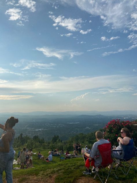 #cartersmountain #fashion #recipe #apple #orchard #winery #brewery #virginia #countryside Virginia Countryside, Charlottesville Wineries, Charlottesville Virginia, Apple Orchard, Dolores Park, Virginia, Natural Landmarks, Travel, Pins