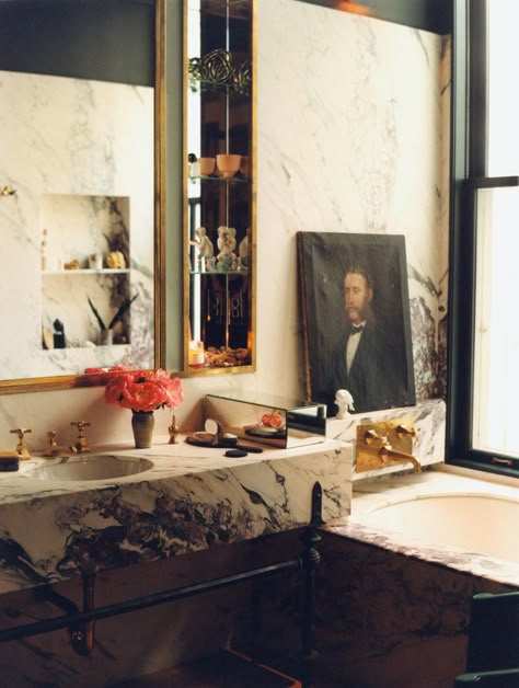 Beaux Arts Architecture, Soho Apartment, Jenna Lyons, Closet And Bathroom, Soho New York, Bathroom Closet, Custom Closet, Beautiful Bathrooms, Bathroom Inspiration