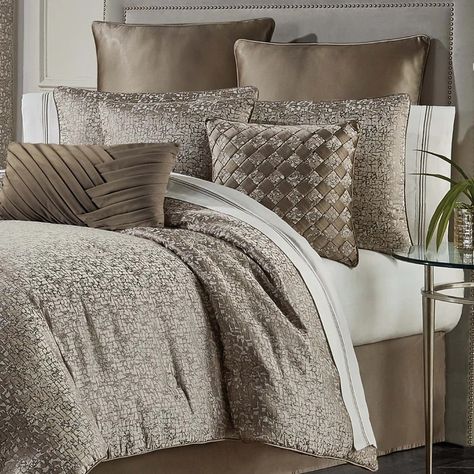 (Queen & King Size) Luxury Comforter Sets 2024 - Latest Bedding – Page 3 Bedding Photography, Luxury Wooden Bed, Taupe Comforter, Silver Duvet Cover, Western Comforter Sets, Decorating Ideas Bedroom, Luxury Comforter Sets, College Bedding, Jacquard Bedding