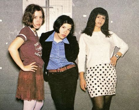 Sleater Kinney, Kathleen Hanna, Art Outfit, Teen Magazine, Riot Grrrl, Fashion Journals, Little Outfits, 60s Fashion, Tall Guys